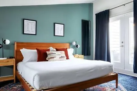 The Austen - Rooftop Retreat In Nashville Village Holiday home