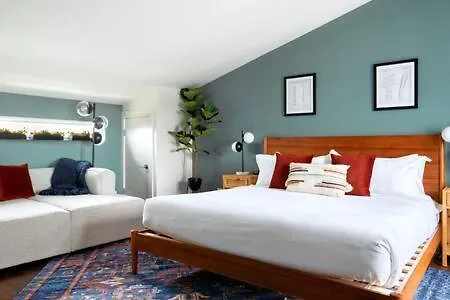 Holiday home The Austen - Rooftop Retreat In Nashville Village
