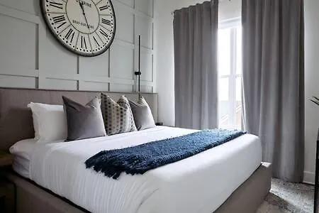 The Austen - Rooftop Retreat In Nashville Village Holiday home